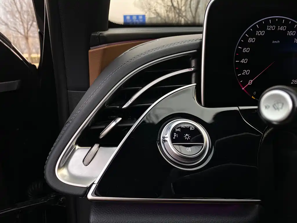 Mercedes-Benz Mercedes-Benz E-Class 2024 E 350 e L Plug-in Hybrid Sedan 2024 - thumbnail 23