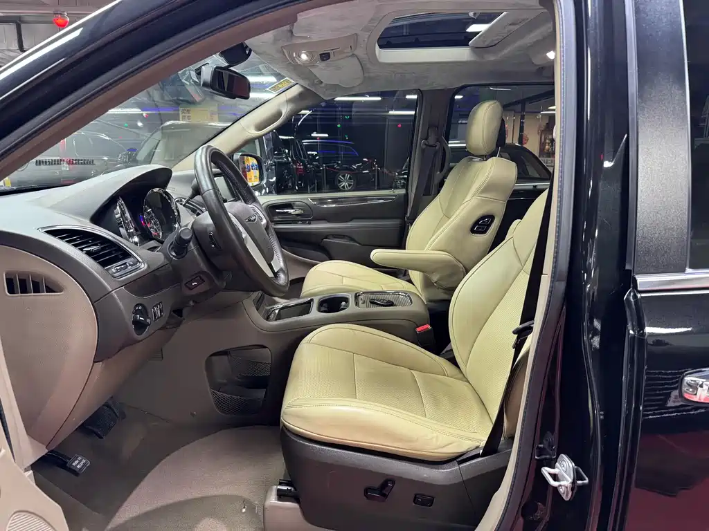 Chrysler Dodge Grand Caravan 2013 3.6L Luxury Edition 2015 - thumbnail 13