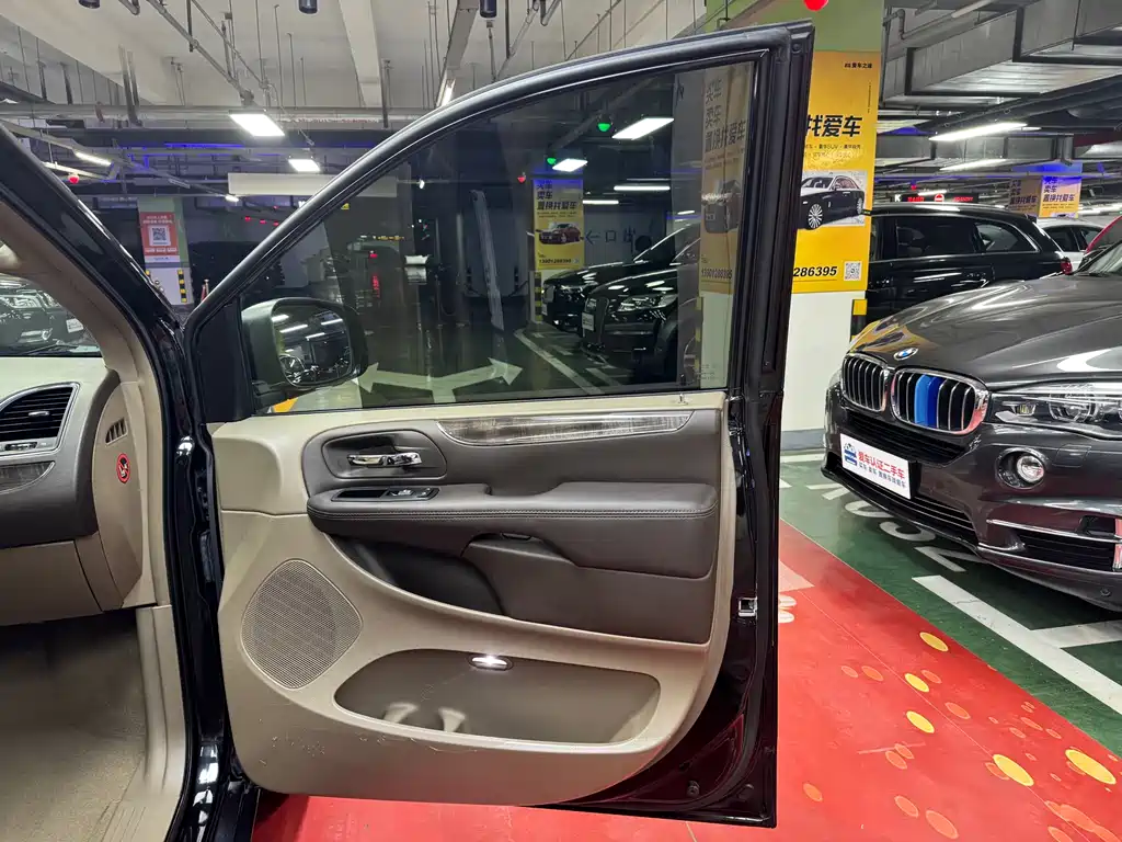 Chrysler Dodge Grand Caravan 2013 3.6L Luxury Edition 2015 - thumbnail 23