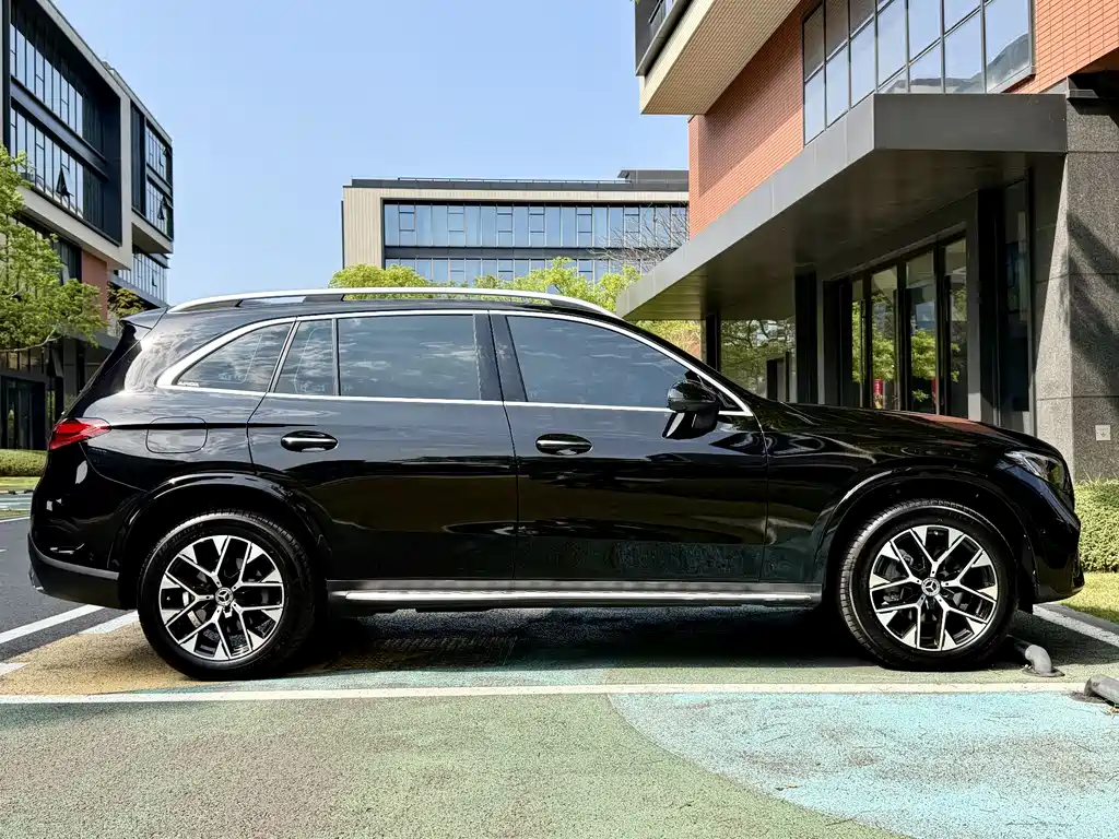 Mercedes-Benz Mercedes-Benz GLC 2023 GLC 260 L 4MATIC Luxury 7-seat 2023 - thumbnail 18