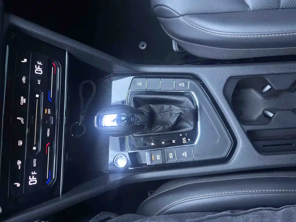 Volkswagen Volkswagen Tharu 2021 280TSI Front-Wheel Drive Luxury Plus Edition 2021 - thumbnail 17