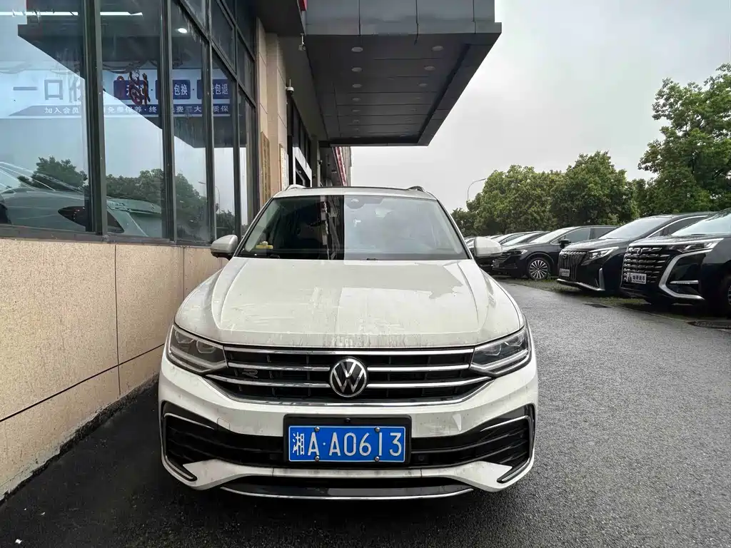 Volkswagen Volkswagen Tiguan L 2023 330TSI Automatic 2WD R-Line Premium Edition 2023 - thumbnail 3