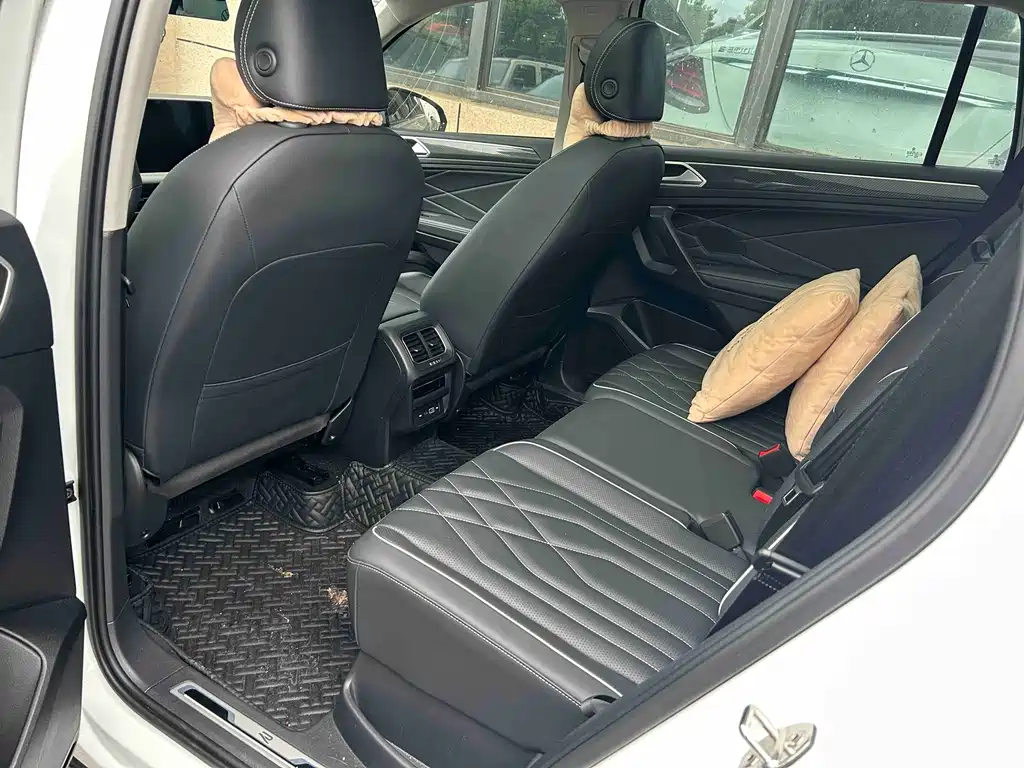 Volkswagen Volkswagen Tiguan L 2023 330TSI Automatic 2WD R-Line Premium Edition 2023 - thumbnail 8