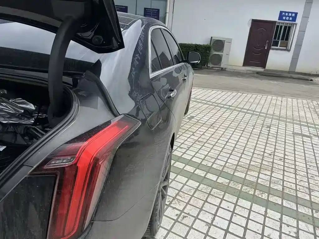 Cadillac Cadillac CT4 2022 28T Luxury 2022 - thumbnail 3