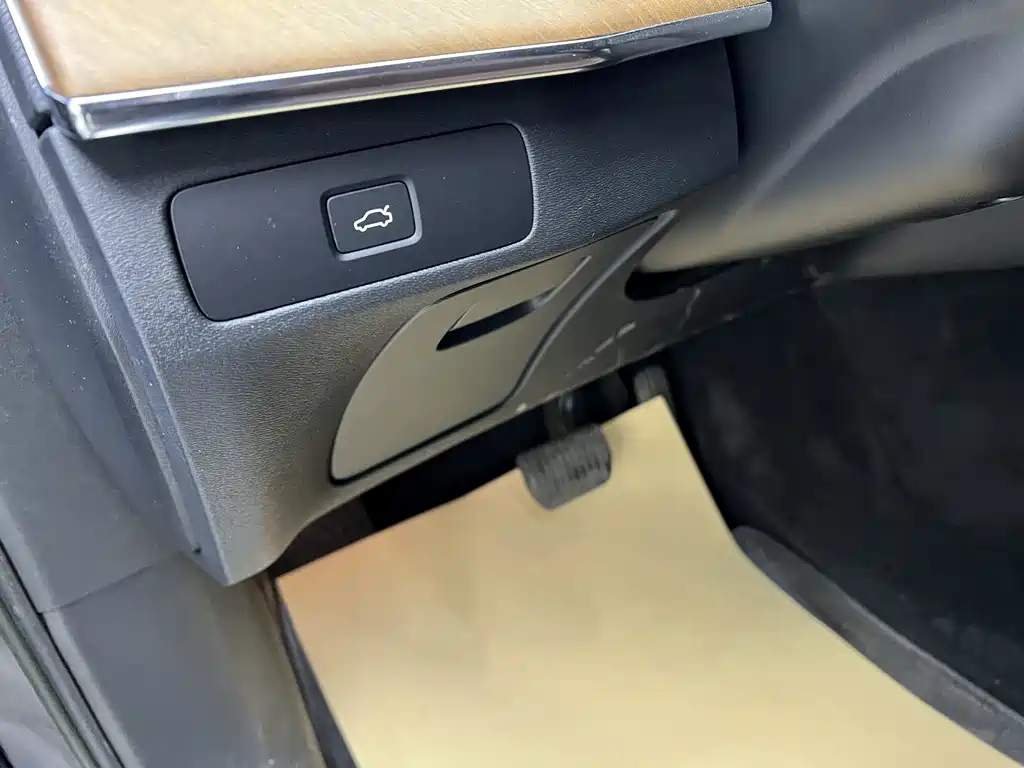 Volvo Volvo XC90 2023 B5 Momentum Premium 7-seater 2023 - thumbnail 5