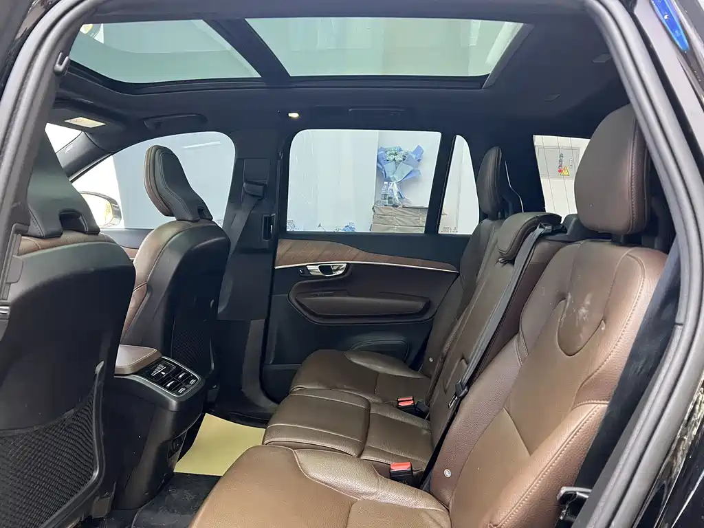 Volvo Volvo XC90 2023 B5 Momentum Premium 7-seater 2023 - thumbnail 7