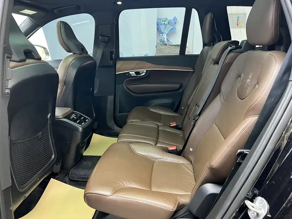 Volvo Volvo XC90 2023 B5 Momentum Premium 7-seater 2023 - thumbnail 8