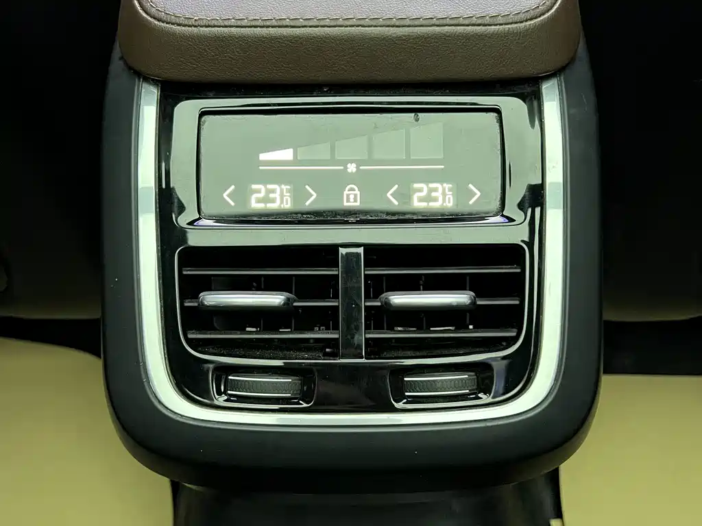 Volvo Volvo XC90 2023 B5 Momentum Premium 7-seater 2023 - thumbnail 21