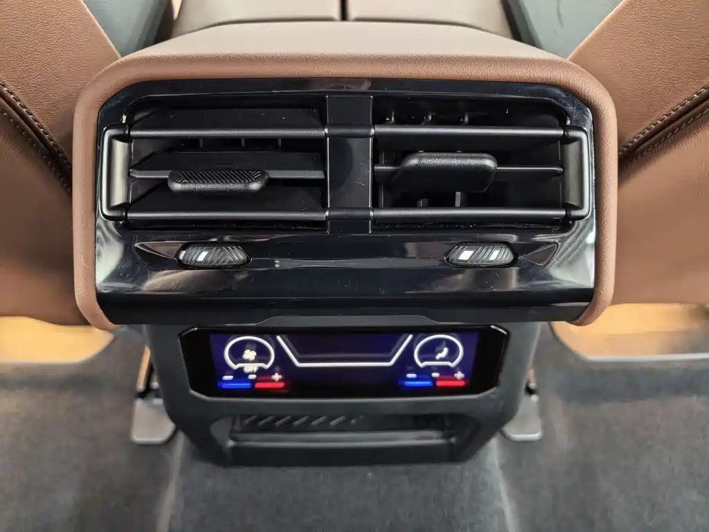 BMW BMW 5 Series 2024 530Li Luxury Package 2024 - thumbnail 21