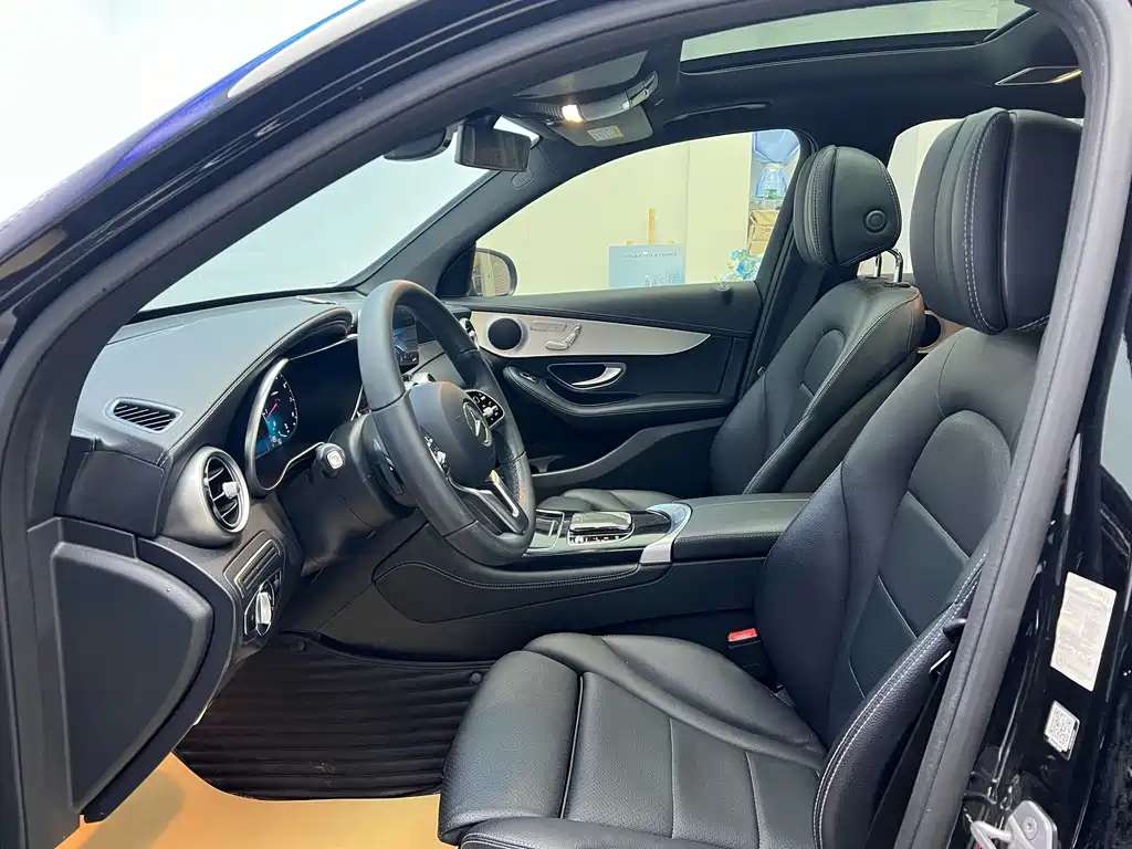 Mercedes-Benz Mercedes-Benz GLC 2021 GLC 260 L 4MATIC Dynamic Model 2021 - thumbnail 3