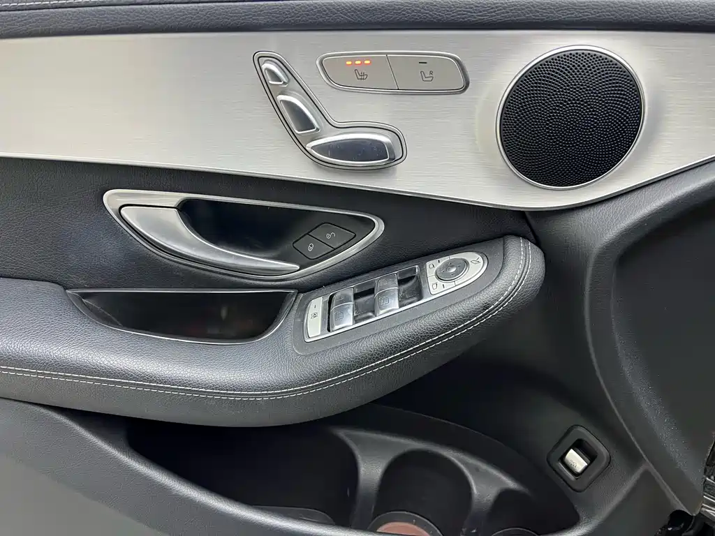Mercedes-Benz Mercedes-Benz GLC 2021 GLC 260 L 4MATIC Dynamic Model 2021 - thumbnail 6
