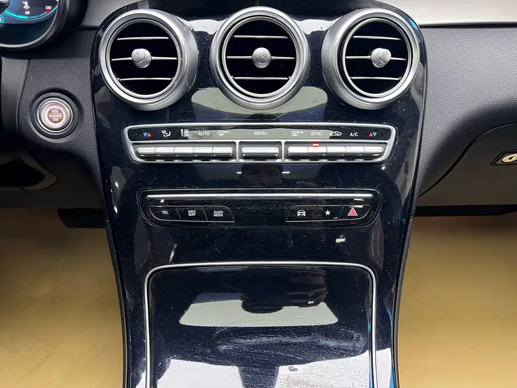 Mercedes-Benz Mercedes-Benz GLC 2021 GLC 260 L 4MATIC Dynamic Model 2021 - thumbnail 18