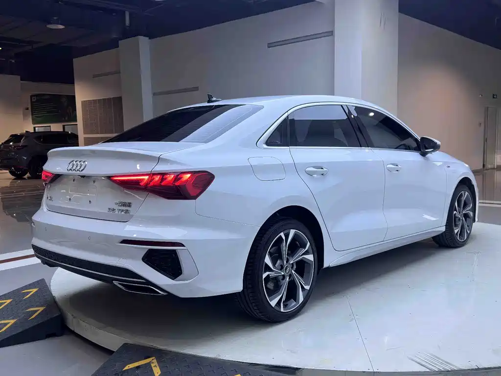 Audi Audi A3 2023 Facelift A3L Limousine 35 TFSI Luxury Sport Edition 2024 - thumbnail 5