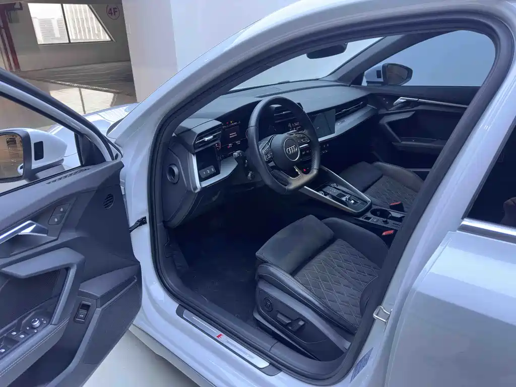 Audi Audi A3 2023 Facelift A3L Limousine 35 TFSI Luxury Sport Edition 2024 - thumbnail 10