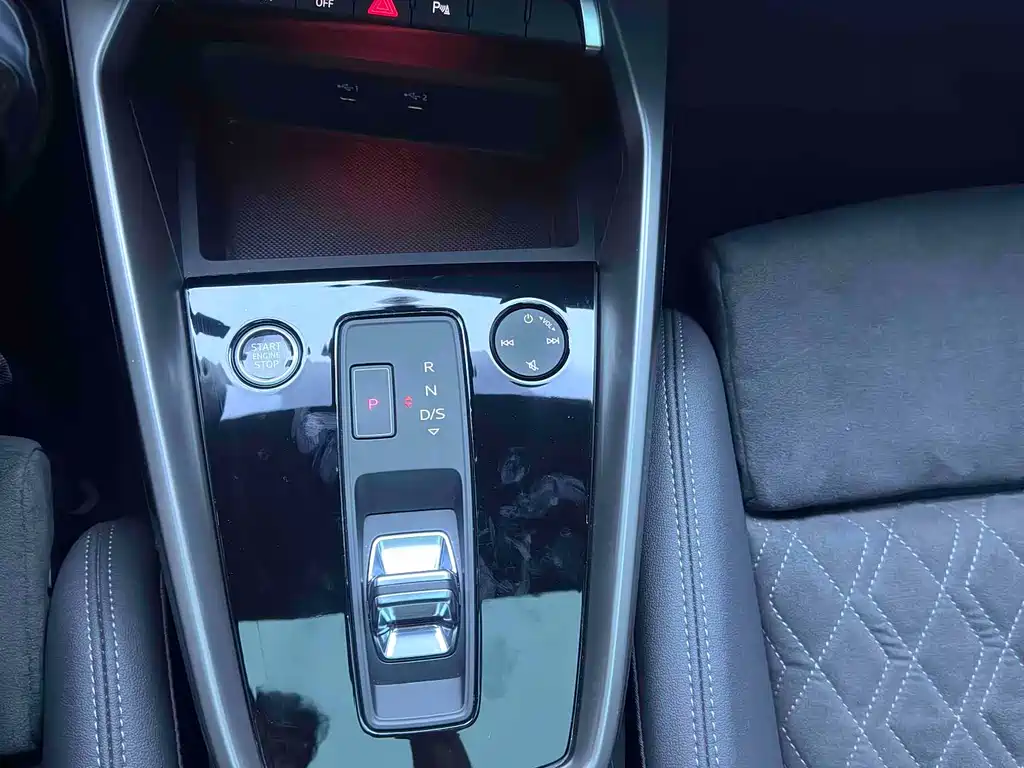 Audi Audi A3 2023 Facelift A3L Limousine 35 TFSI Luxury Sport Edition 2024 - thumbnail 19