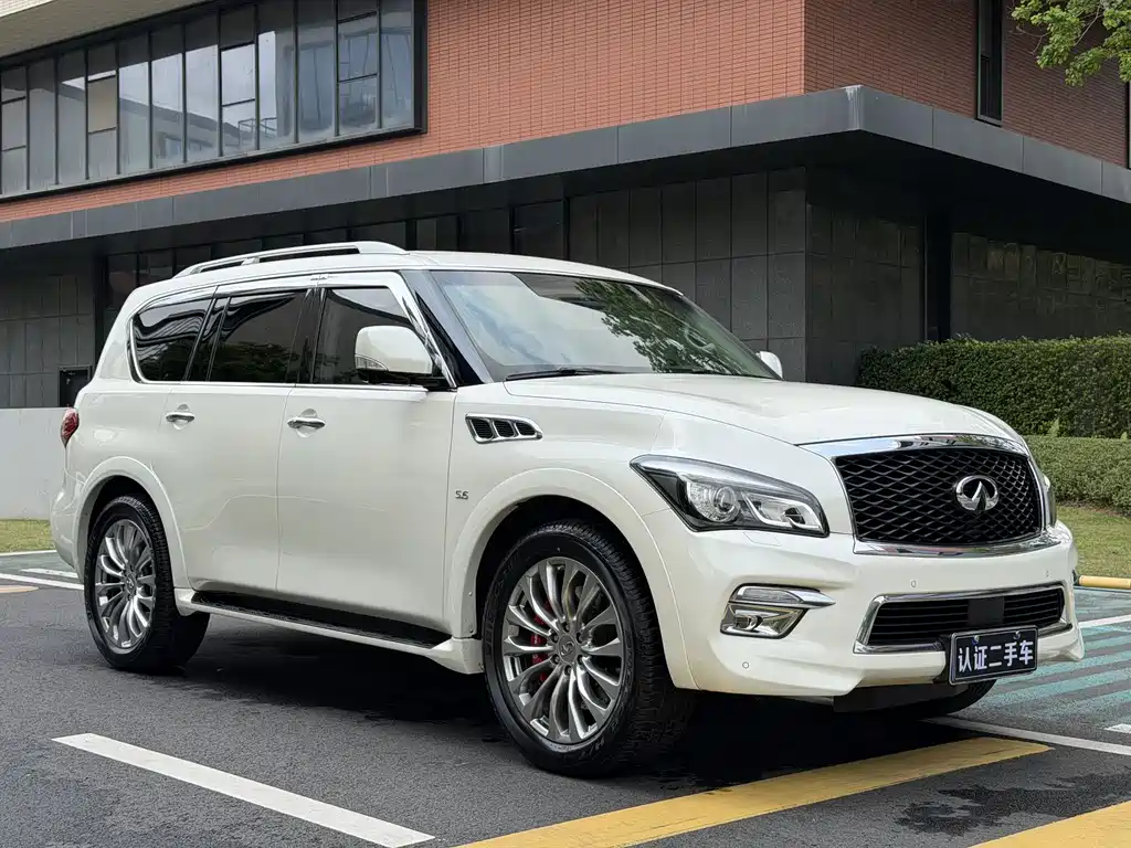 Infiniti Infiniti QX80 2016 5.6L 4WD 2018 - thumbnail 3