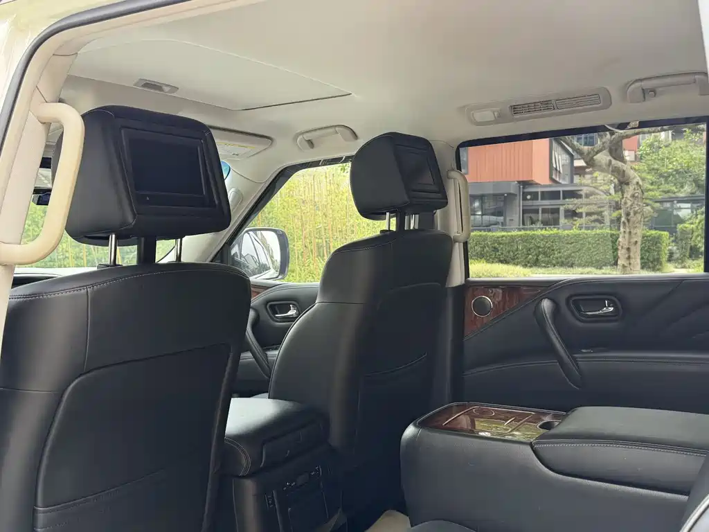 Infiniti Infiniti QX80 2016 5.6L 4WD 2018 - thumbnail 12