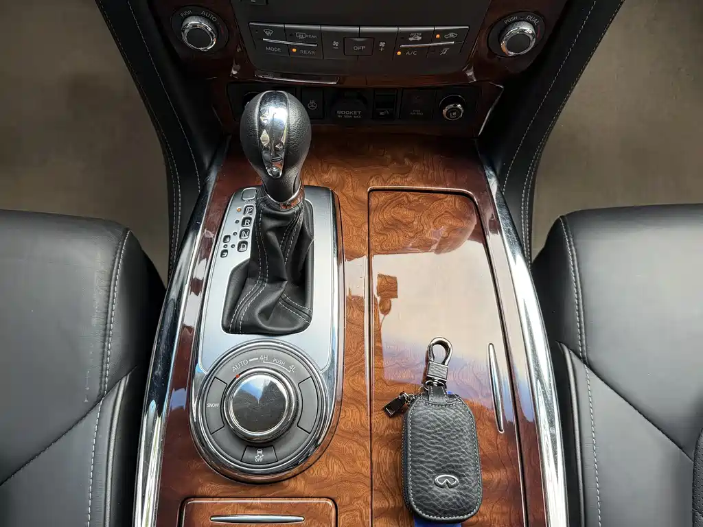 Infiniti Infiniti QX80 2016 5.6L 4WD 2018 - thumbnail 13