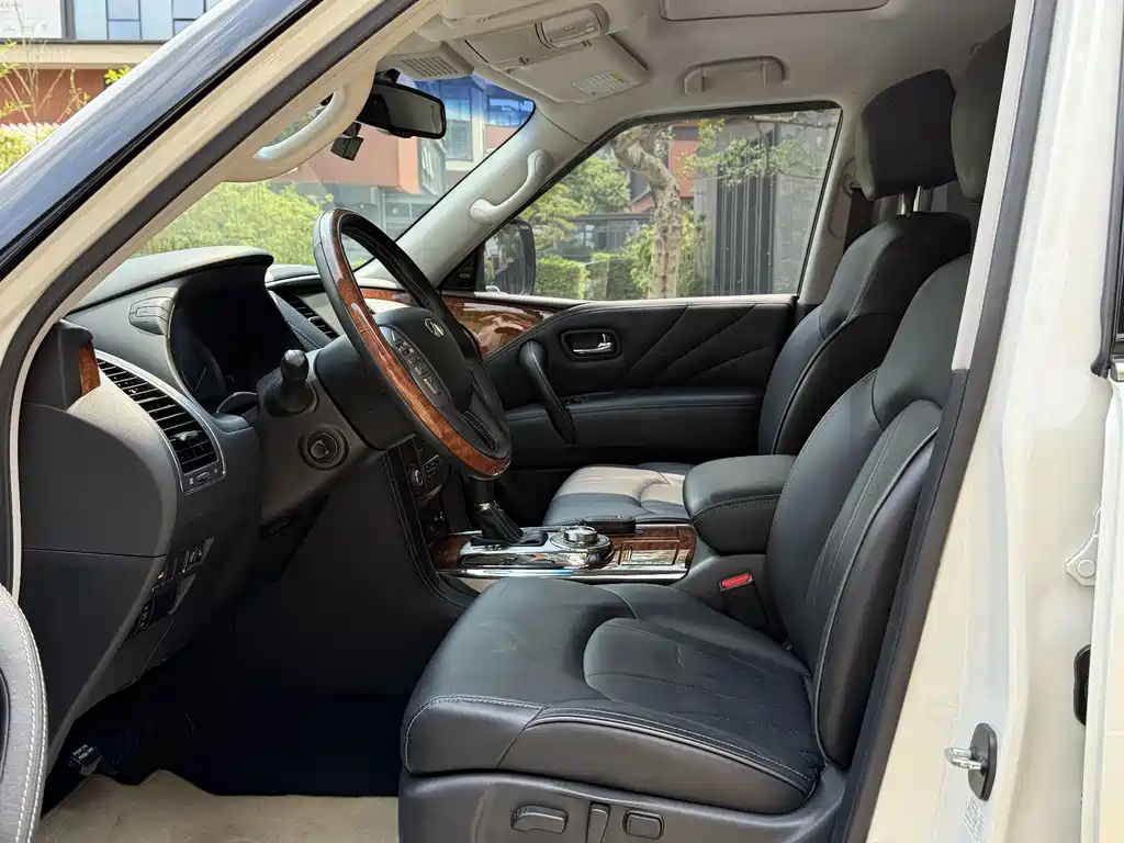 Infiniti Infiniti QX80 2016 5.6L 4WD 2018 - thumbnail 18