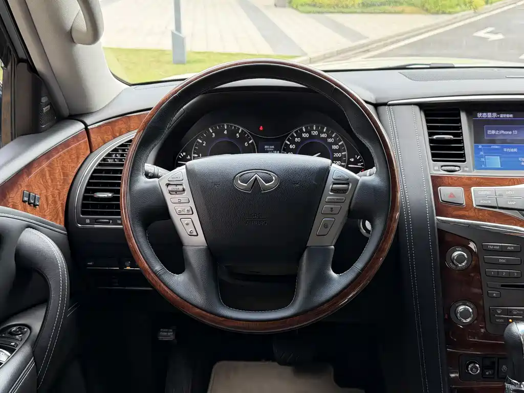 Infiniti Infiniti QX80 2016 5.6L 4WD 2018 - thumbnail 24