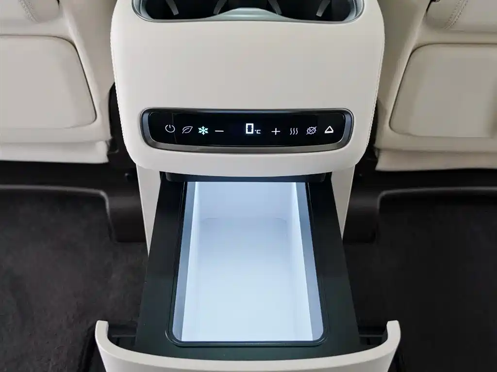 Denza DENZA D9 2025 DM-i Intelligent Driving Edition 1020 AWD Flagship Model 2025 - thumbnail 14