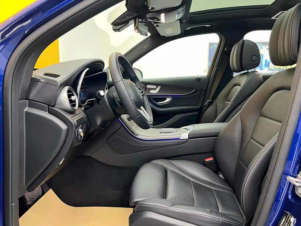 Mercedes-Benz Mercedes-Benz GLC 2020 Facelift GLC 260 L 4MATIC Luxury Model 2020 - thumbnail 3