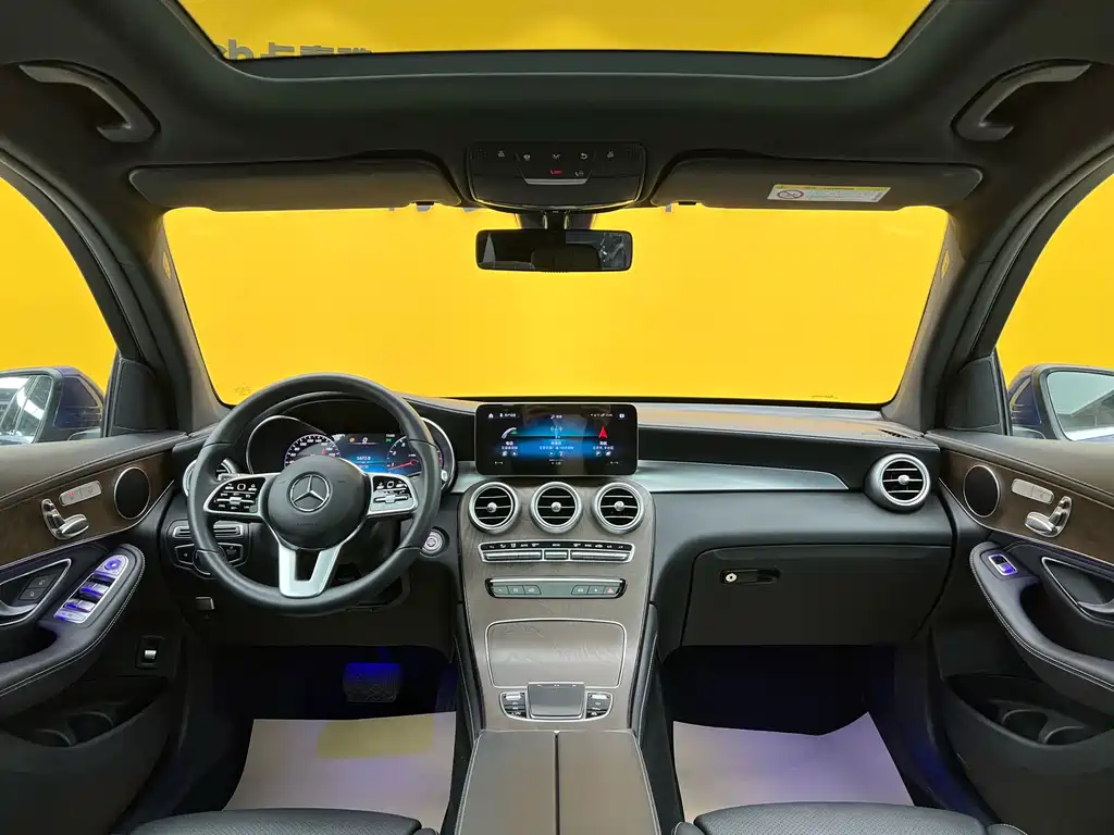 Mercedes-Benz Mercedes-Benz GLC 2020 Facelift GLC 260 L 4MATIC Luxury Model 2020 - thumbnail 15