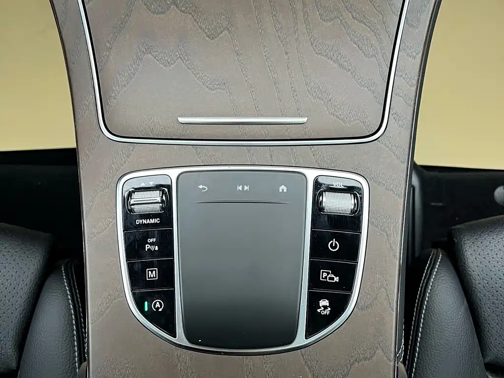 Mercedes-Benz Mercedes-Benz GLC 2020 Facelift GLC 260 L 4MATIC Luxury Model 2020 - thumbnail 27