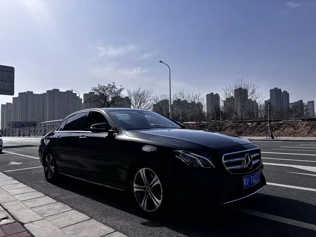 Mercedes-Benz Mercedes-Benz E-Class 2020 E 260 L Sport 2020 - thumbnail 2