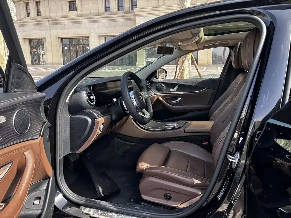 Mercedes-Benz Mercedes-Benz E-Class 2020 E 260 L Sport 2020 - thumbnail 5