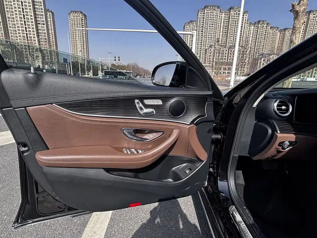 Mercedes-Benz Mercedes-Benz E-Class 2020 E 260 L Sport 2020 - thumbnail 7