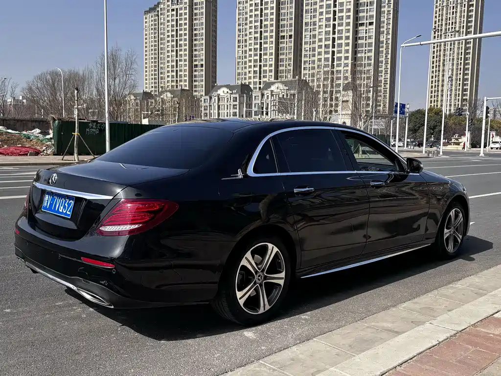 Mercedes-Benz Mercedes-Benz E-Class 2020 E 260 L Sport 2020 - thumbnail 13