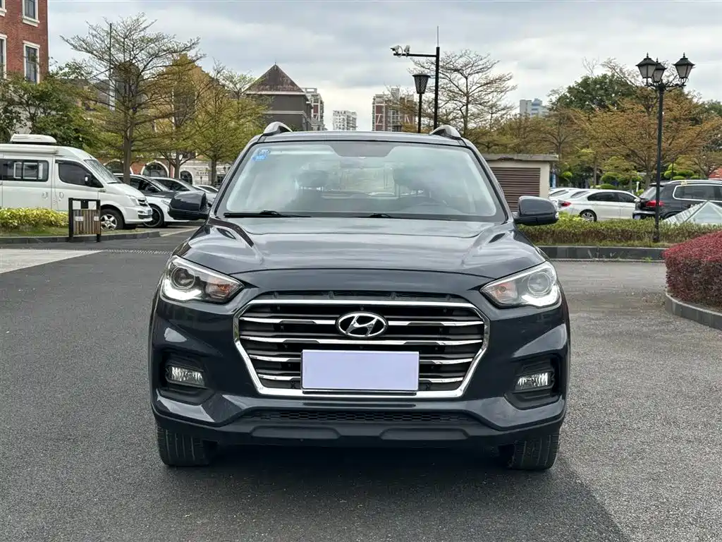 Hyundai Hyundai ix35 2018 2.0L Automatic 2WD Smart Joy Plus Edition 2018 - thumbnail 2
