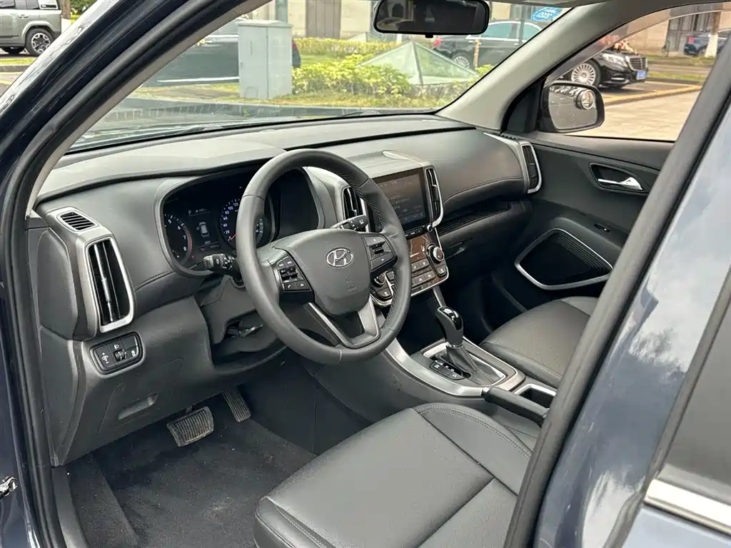 Hyundai Hyundai ix35 2018 2.0L Automatic 2WD Smart Joy Plus Edition 2018 - thumbnail 6