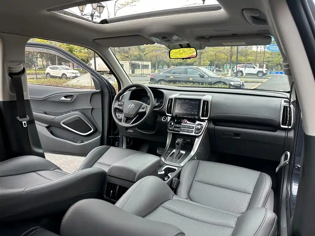 Hyundai Hyundai ix35 2018 2.0L Automatic 2WD Smart Joy Plus Edition 2018 - thumbnail 9