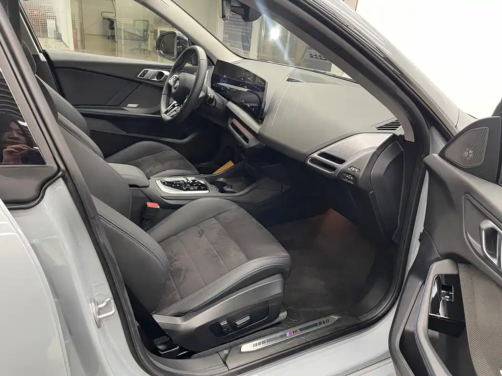 BMW BMW 2 Series 2025 Model 225L M Sport Package 2025 - thumbnail 16
