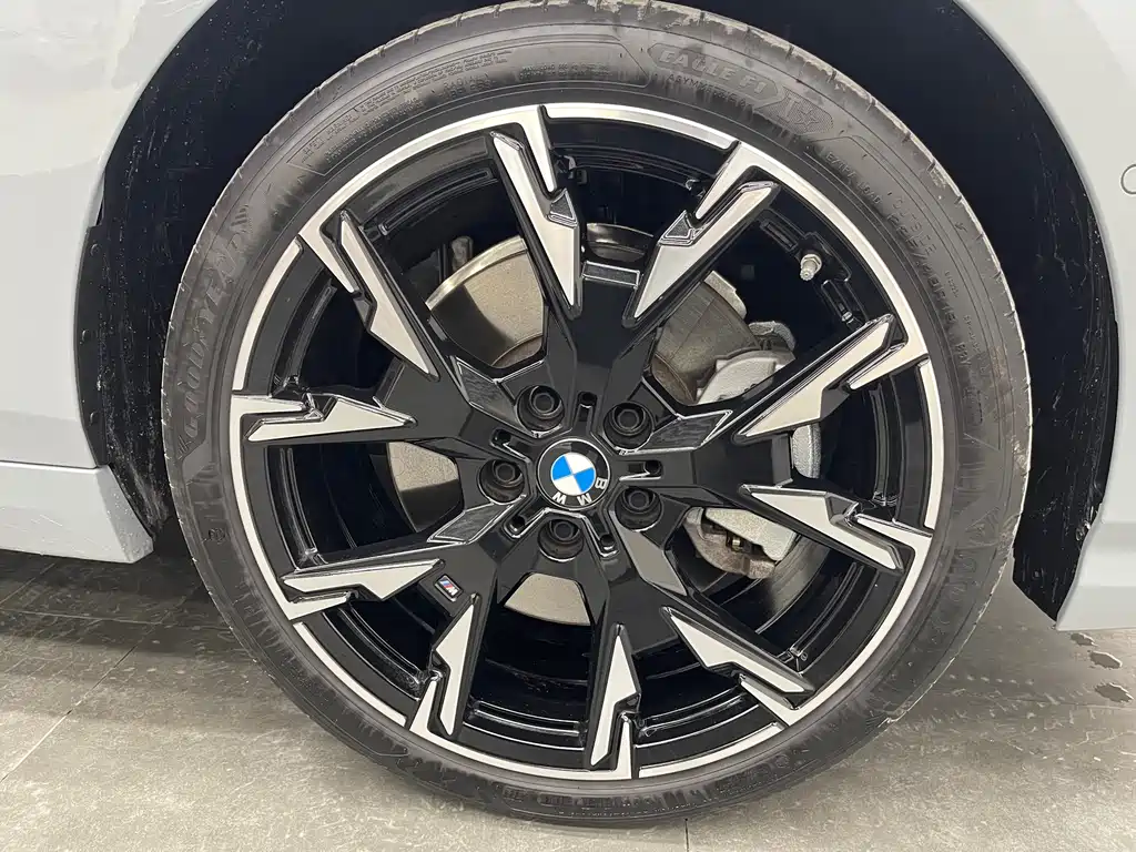 BMW BMW 2 Series 2025 Model 225L M Sport Package 2025 - thumbnail 17