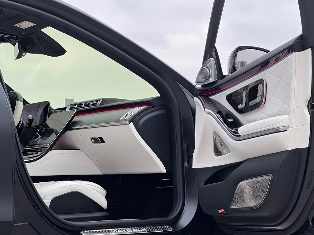 Mercedes-Benz Maybach S-Class 2022 S 680 4MATIC Haute Couture First Edition 2023 - thumbnail 6