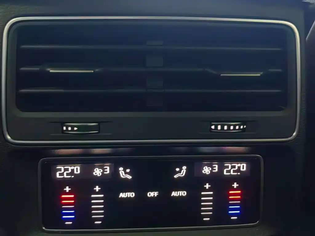 Audi Audi Q7 2022 55 TFSI quattro S line Sport 2022 - thumbnail 12