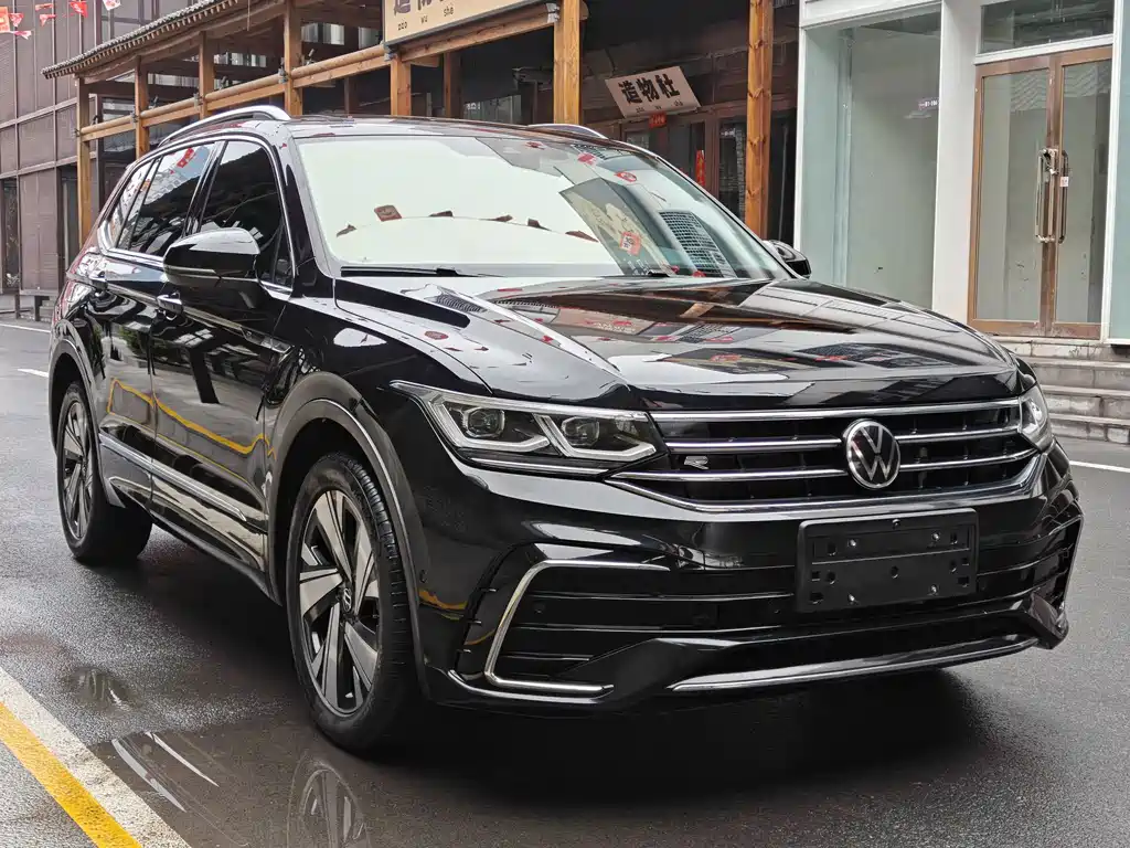 Volkswagen Volkswagen Tiguan L 2023 380TSI Automatic AWD R-Line Flagship 7-seater 2023 - thumbnail 3