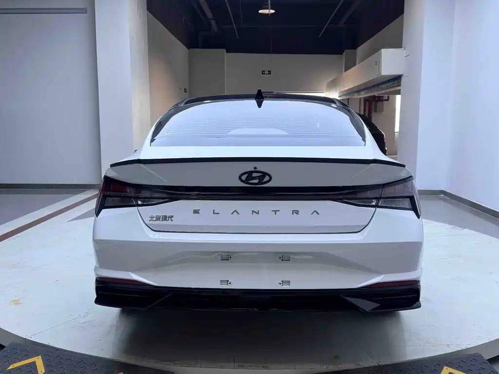 Hyundai Hyundai Elantra 2021 1.5L CVT LUX Premium Edition 2021 - thumbnail 3
