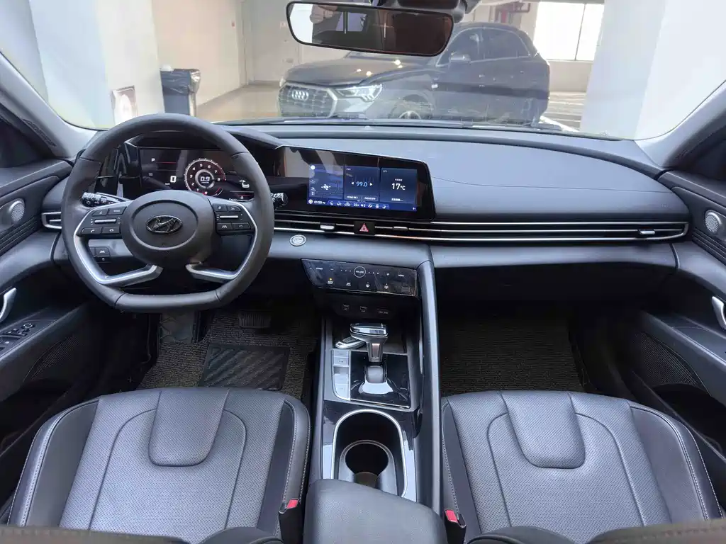 Hyundai Hyundai Elantra 2021 1.5L CVT LUX Premium Edition 2021 - thumbnail 19