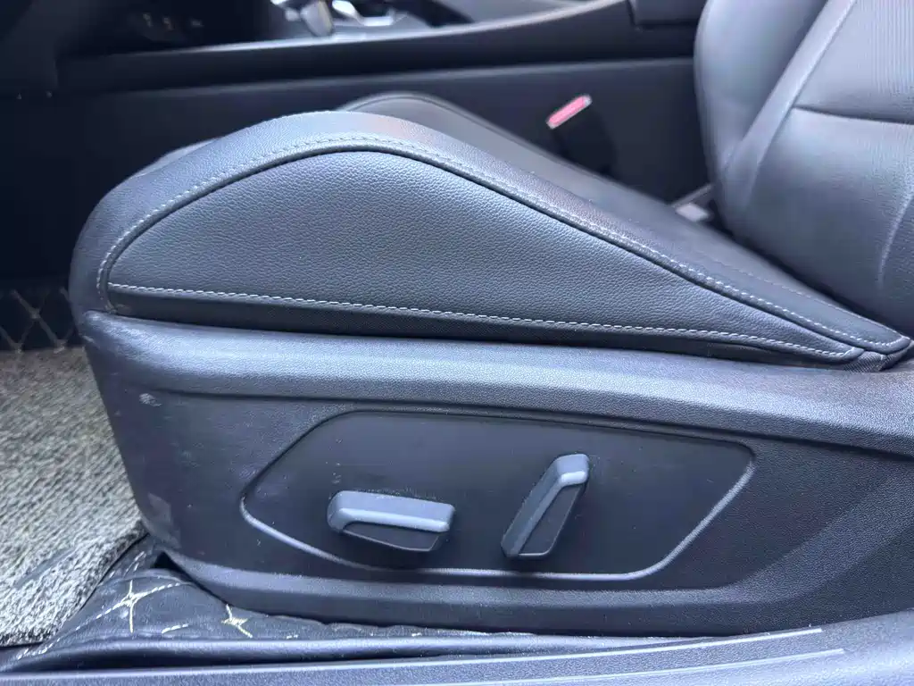 Hyundai Hyundai Elantra 2021 1.5L CVT LUX Premium Edition 2021 - thumbnail 21