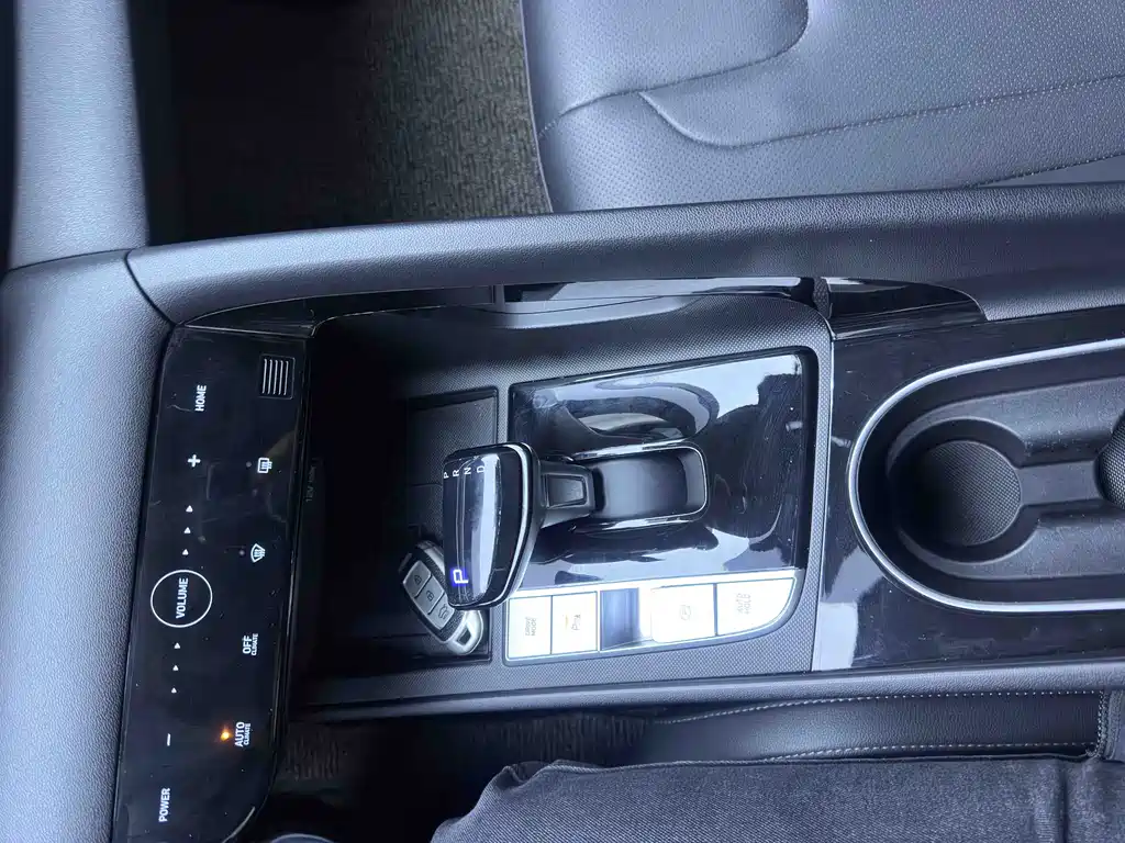 Hyundai Hyundai Elantra 2021 1.5L CVT LUX Premium Edition 2021 - thumbnail 22