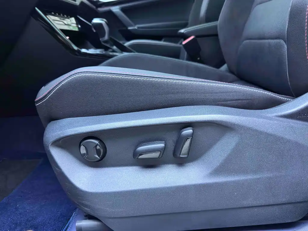 Volkswagen Tayron 2022 280TSI Front-Wheel Drive Luxury SmartConnect Edition 2022 - thumbnail 19