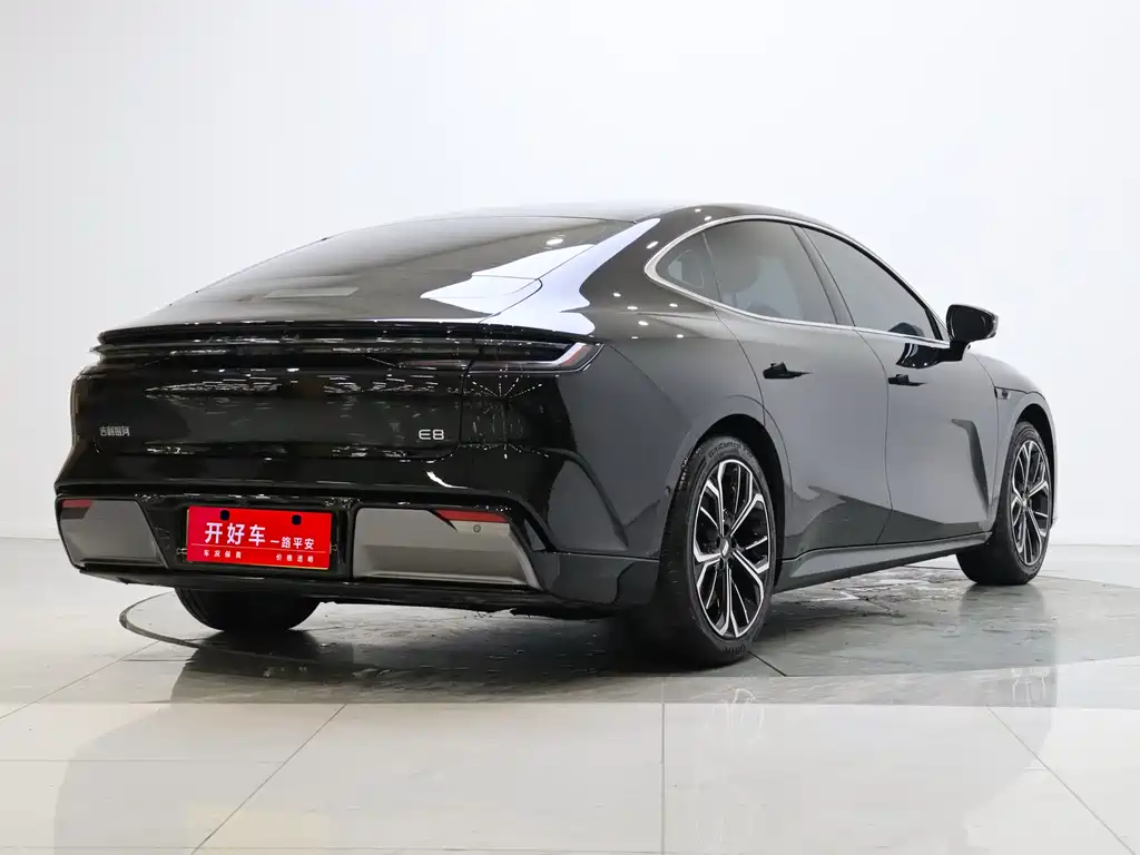 Geely Galaxy Galaxy E8 2025 Model 575km Exploration Intelligent Driving Version 2025 - thumbnail 3