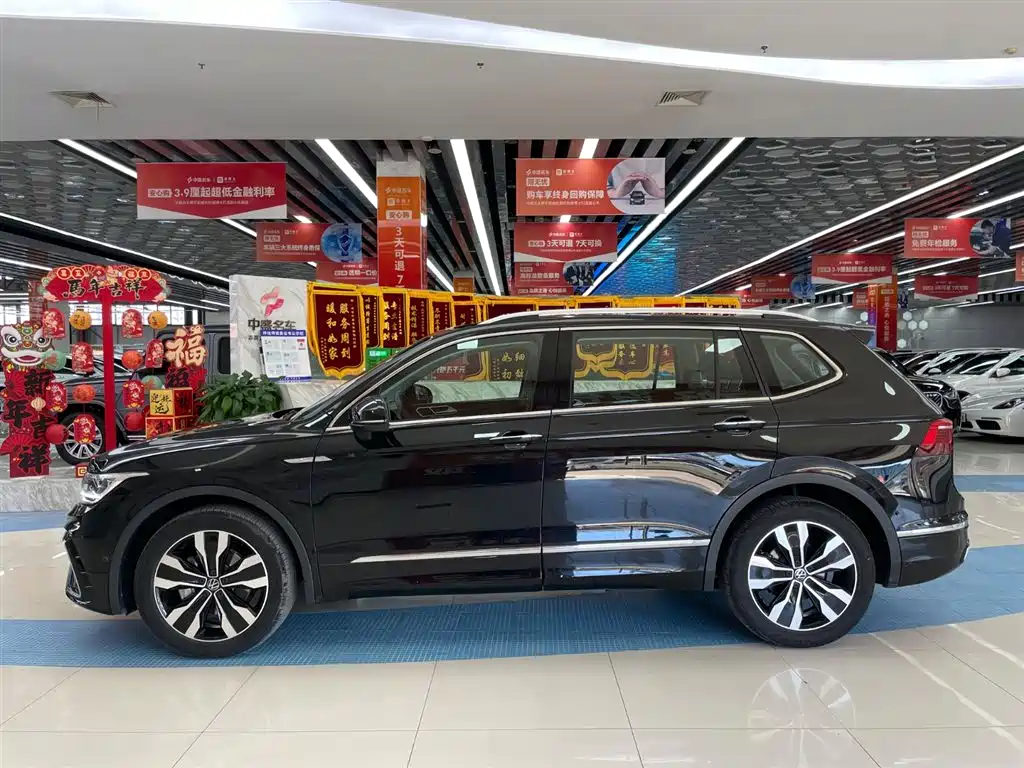 Volkswagen Tiguan L 2024 330TSI Automatic 2WD R-Line Premium Edition 2024 - thumbnail 6