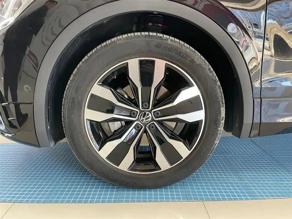 Volkswagen Tiguan L 2024 330TSI Automatic 2WD R-Line Premium Edition 2024 - thumbnail 26