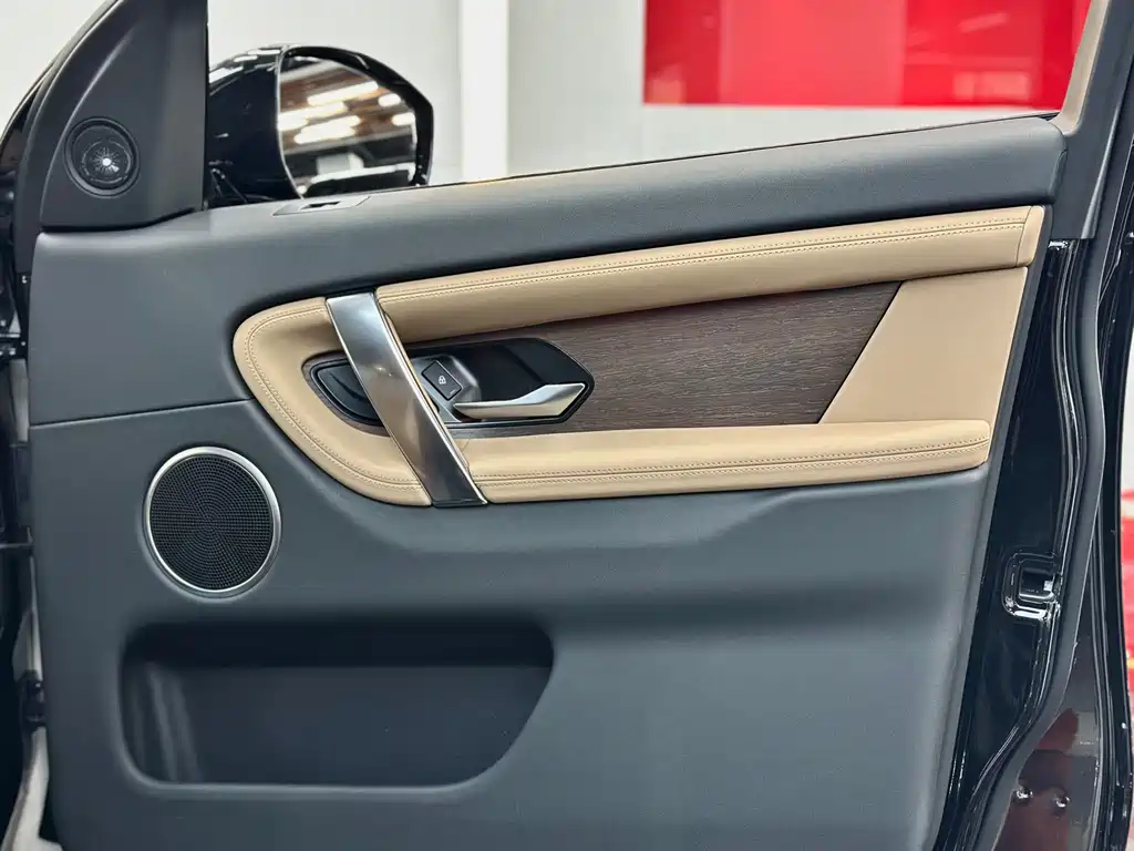 Land Rover Discovery Sport 2024 Performance Tech Edition 2024 - thumbnail 7