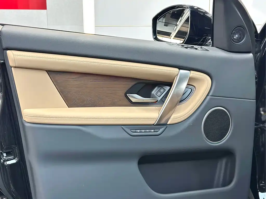 Land Rover Discovery Sport 2024 Performance Tech Edition 2024 - thumbnail 9